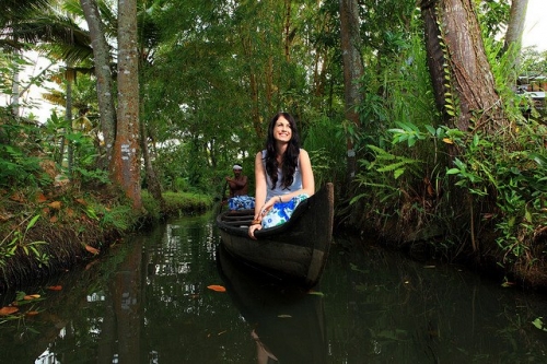 Thekkady - Kumarakom (150km/ 3.30hrs)