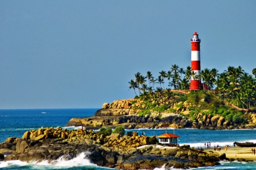 Alleppey - Kovalam (200 km/4hrs)